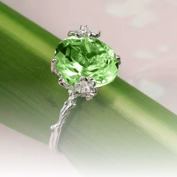 ♥️Beautiful Ring size 10 Green Oval cut Zircon silver plated band look of bamboo - Picture 4 of 12